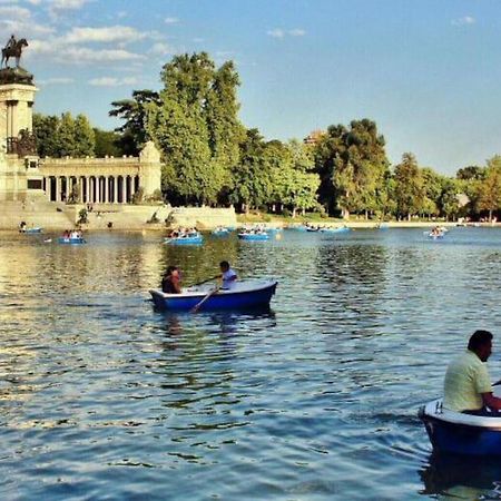 Por Los Pasos De Goya, Parque Retiro Madrid Bagian luar foto